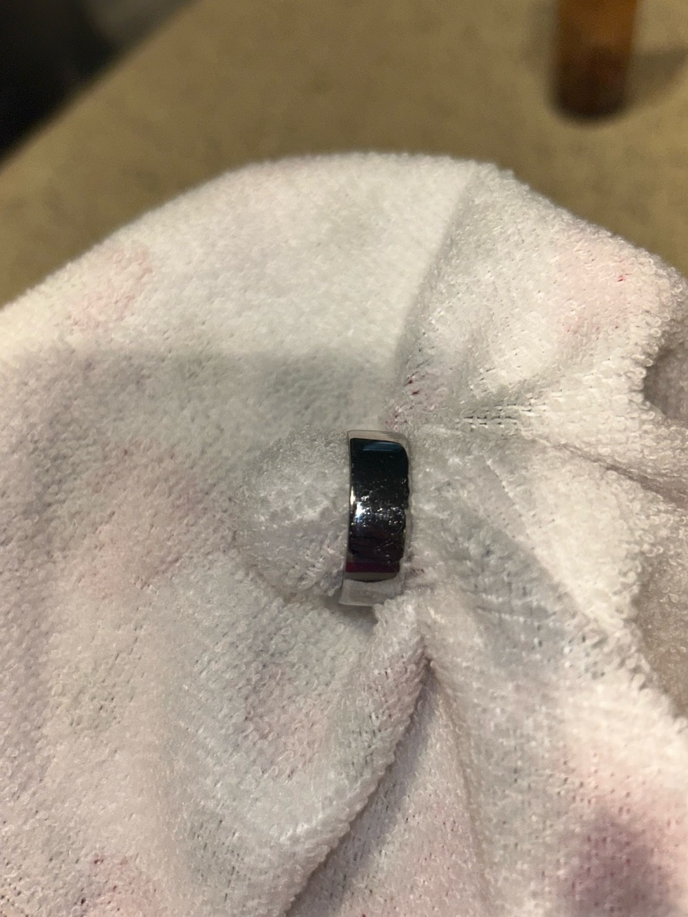 Oura Ring 4 Size 8 – Silver – Works Great + Charger - Picture 6 of 7